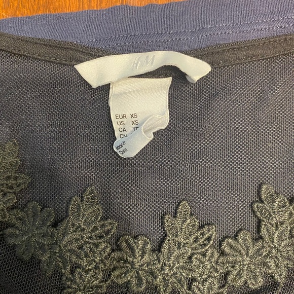 H&M blue blouse - Picture 3 of 3